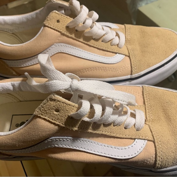 women US size 8,5. Like new. worn twice. small for me - Picture 2 of 4